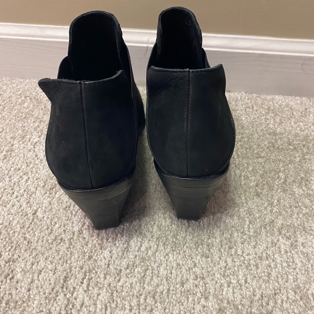 Eileen Fisher Black Suede Women’s Ankle Boots - Picture 5 of 6